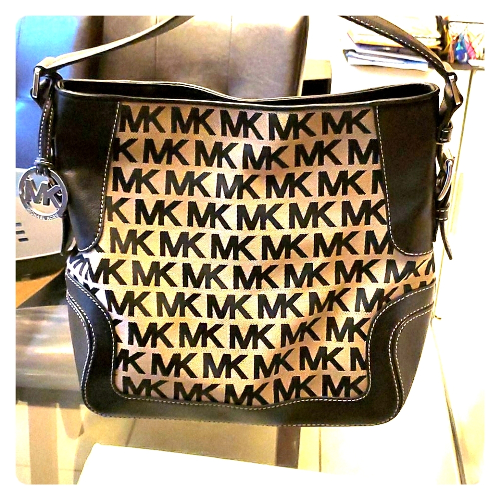 Beautiful Michael Kors bag